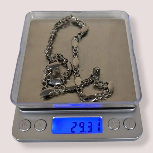 (2/$20) Vintage Circle Cut Out Chain - Picture 5 of 5